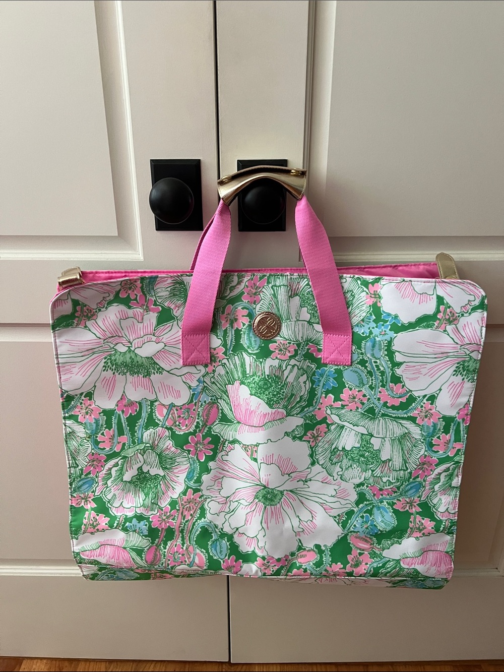 NEW Lilly Pulitzer garment bag In New Pattern Putting Green Poppyland